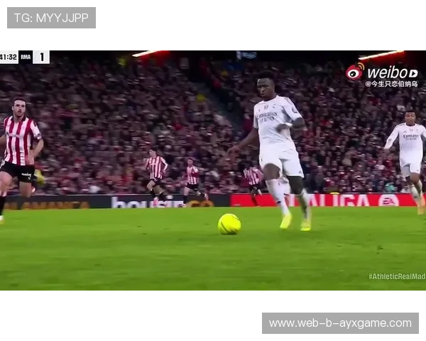 世界杯姆巴佩助攻脚后跟传球堪称艺术